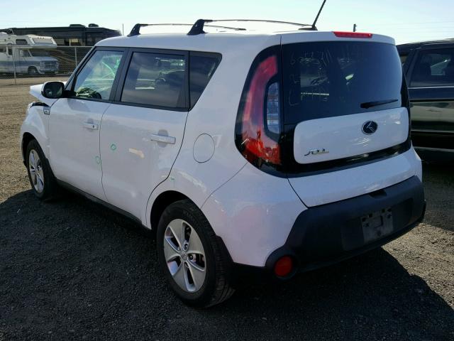 KNDJN2A26F7780538 - 2015 KIA SOUL WHITE photo 3