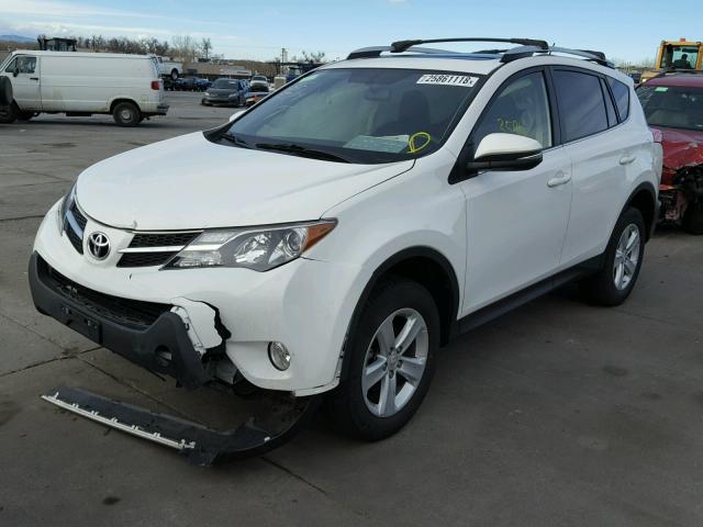 JTMRFREVXDD042379 - 2013 TOYOTA RAV4 XLE WHITE photo 2