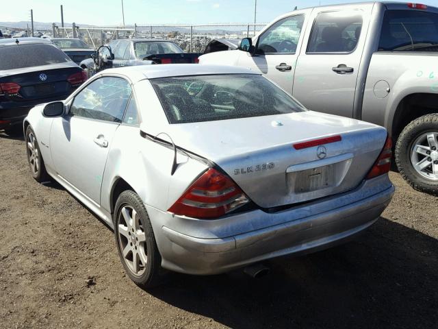 WDBKK49F43F296304 - 2003 MERCEDES-BENZ SLK 230 KO SILVER photo 3