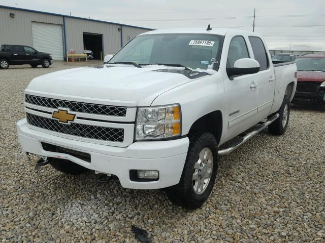 1GC1KXCG0DF132632 - 2013 CHEVROLET SILVERADO WHITE photo 2