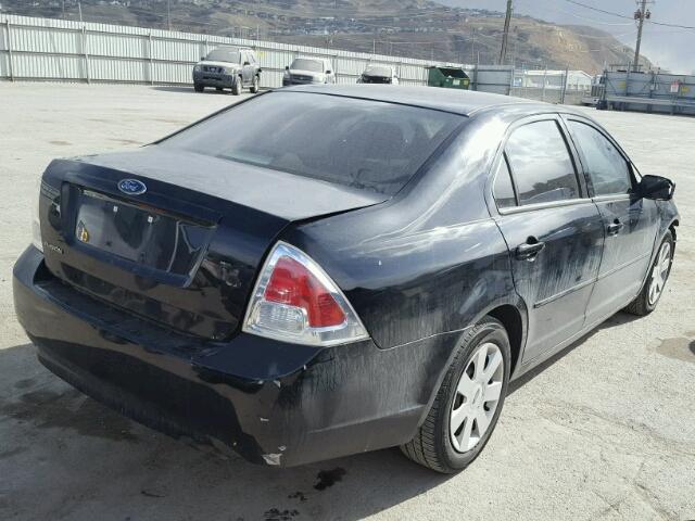 3FAFP06Z76R214235 - 2006 FORD FUSION S BLACK photo 4