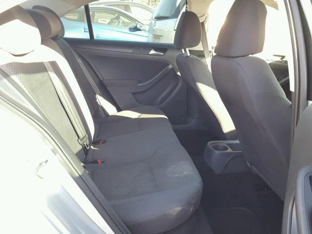 3VW1K7AJ1CM458594 - 2012 VOLKSWAGEN JETTA BASE ვერცხლისფერი ფოტო 6