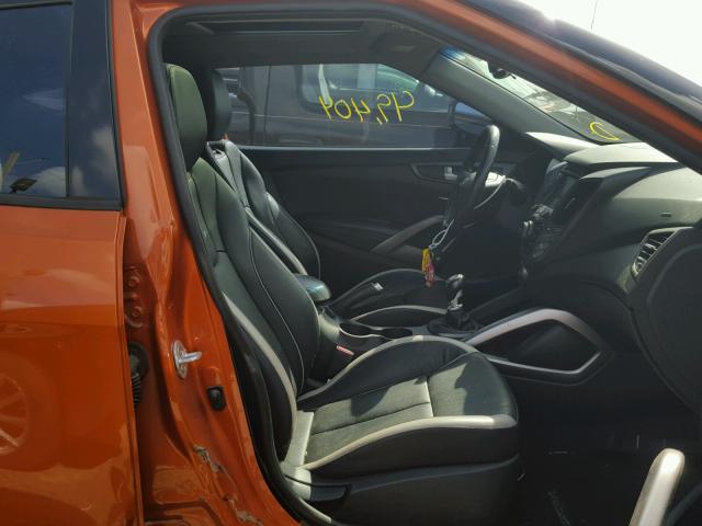 KMHTC6AE2DU154026 - 2013 HYUNDAI VELOSTER T ORANGE photo 5