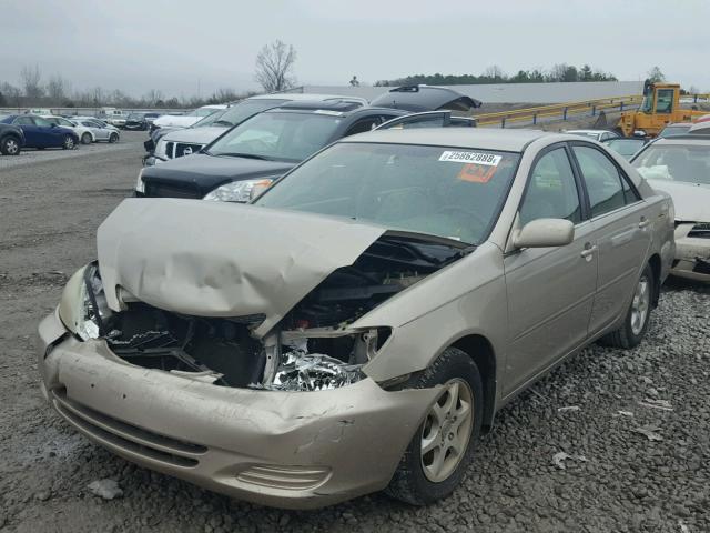 4T1BE30K93U696587 - 2003 TOYOTA CAMRY LE GOLD photo 2