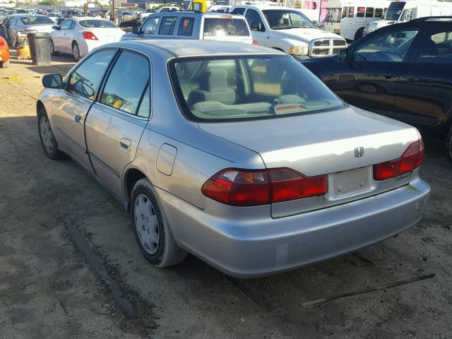 JHMCG5642XC048722 - 1999 HONDA ACCORD LX SILVER photo 3