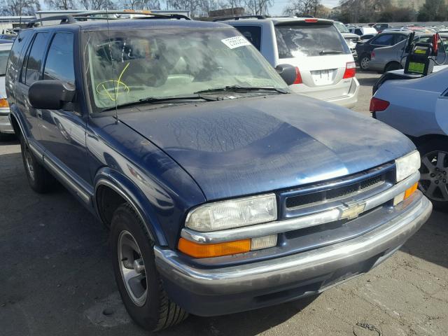 1GNCS13WX12204217 - 2001 CHEVROLET BLAZER BLUE photo 1