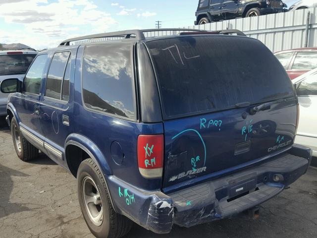 1GNCS13WX12204217 - 2001 CHEVROLET BLAZER BLUE photo 3