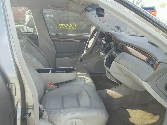 1G6KD54YXYU305717 - 2000 CADILLAC DEVILLE BEIGE photo 5