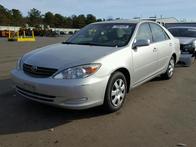 4T1BE32K02U048390 - 2002 TOYOTA CAMRY LE SILVER photo 2