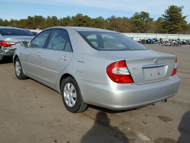 4T1BE32K02U048390 - 2002 TOYOTA CAMRY LE SILVER photo 3