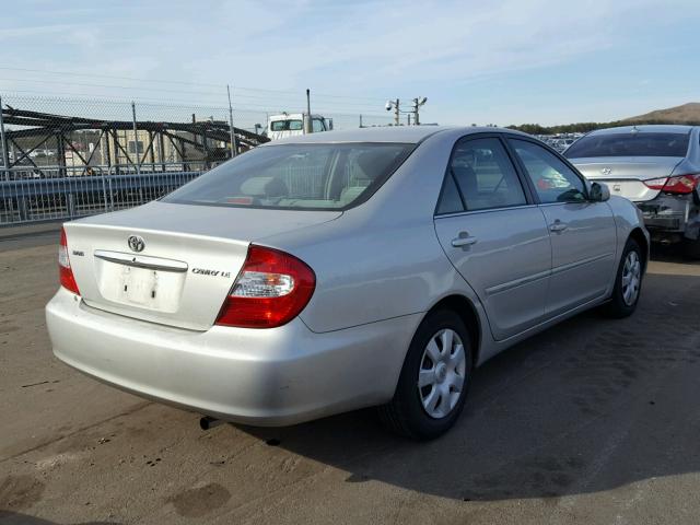 4T1BE32K02U048390 - 2002 TOYOTA CAMRY LE SILVER photo 4