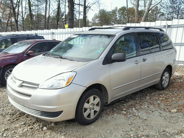 5TDZA23C14S131477 - 2004 TOYOTA SIENNA CE SILVER photo 2