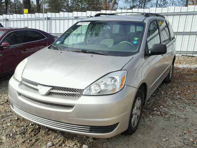 5TDZA23C14S131477 - 2004 TOYOTA SIENNA CE SILVER photo 9