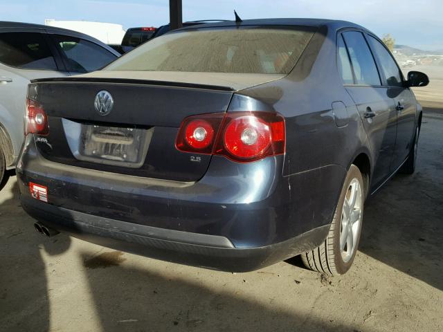 3VWAZ7AJ9AM102810 - 2010 VOLKSWAGEN JETTA LIMI BLUE photo 4