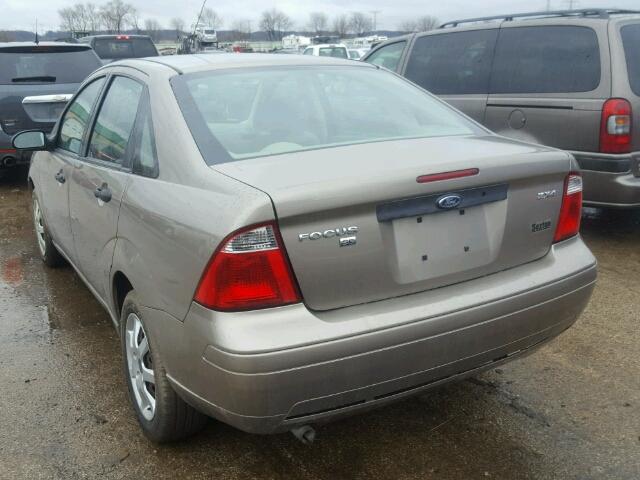 1FAFP34N85W231977 - 2005 FORD FOCUS ZX4 GRAY photo 3