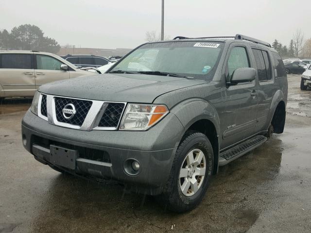 5N1AR18W75C716131 - 2005 NISSAN PATHFINDER GRAY photo 2