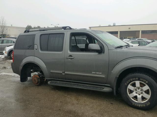 5N1AR18W75C716131 - 2005 NISSAN PATHFINDER GRAY photo 9