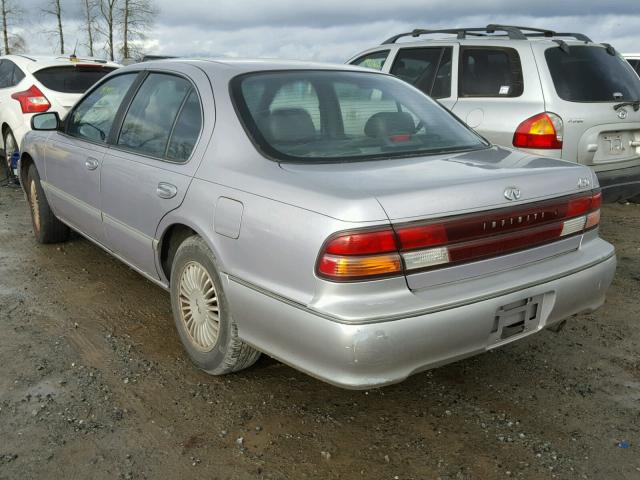 JNKCA21D9TT310933 - 1996 INFINITI I30 SILVER photo 3