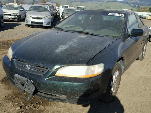 1HGCG3272YA027325 - 2000 HONDA ACCORD EX GREEN photo 2