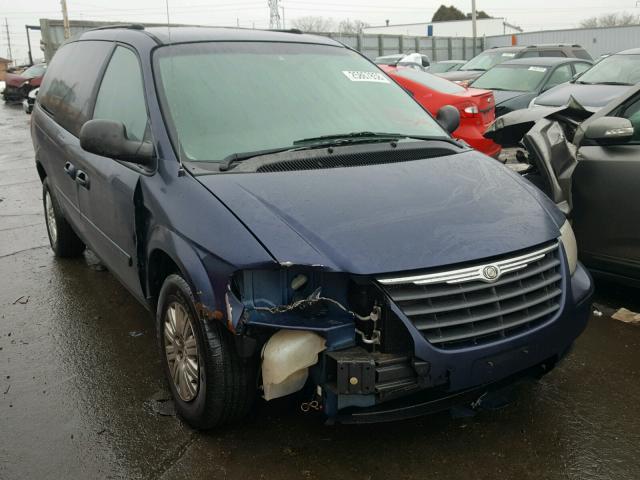 2C4GP44R45R406113 - 2005 CHRYSLER TOWN & COU BLUE photo 1