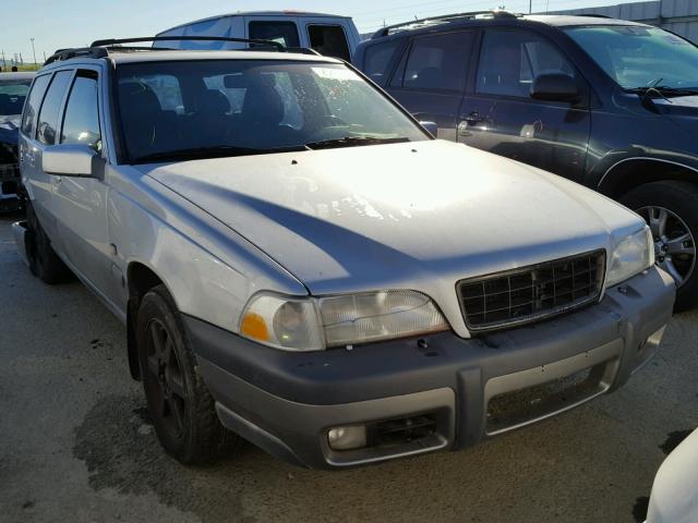 YV1LZ56DXX2565729 - 1999 VOLVO V70 XC SILVER photo 1