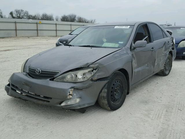 4T1BE32K02U566130 - 2002 TOYOTA CAMRY LE GRAY photo 2
