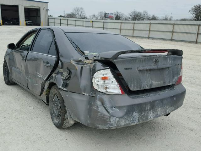 4T1BE32K02U566130 - 2002 TOYOTA CAMRY LE GRAY photo 3