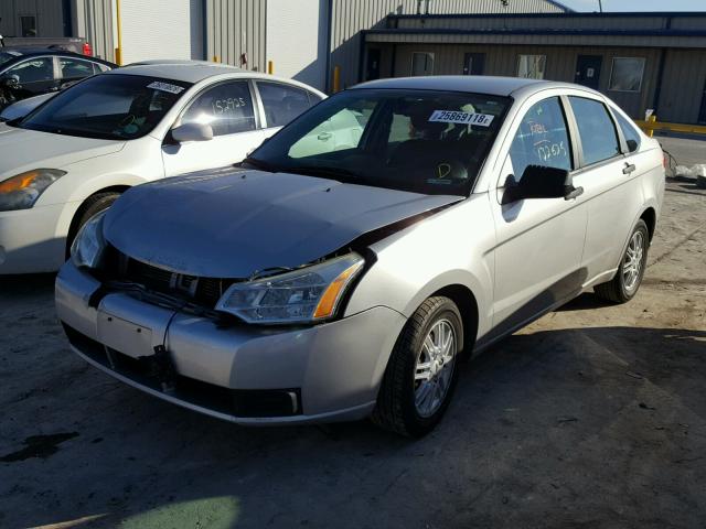 1FAHP35N89W123467 - 2009 FORD FOCUS SE SILVER photo 2