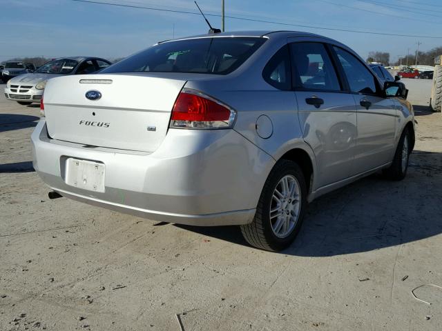 1FAHP35N89W123467 - 2009 FORD FOCUS SE SILVER photo 4