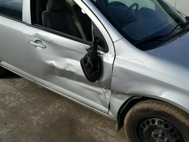 1G1AK55F677103670 - 2007 CHEVROLET COBALT LS SILVER photo 9