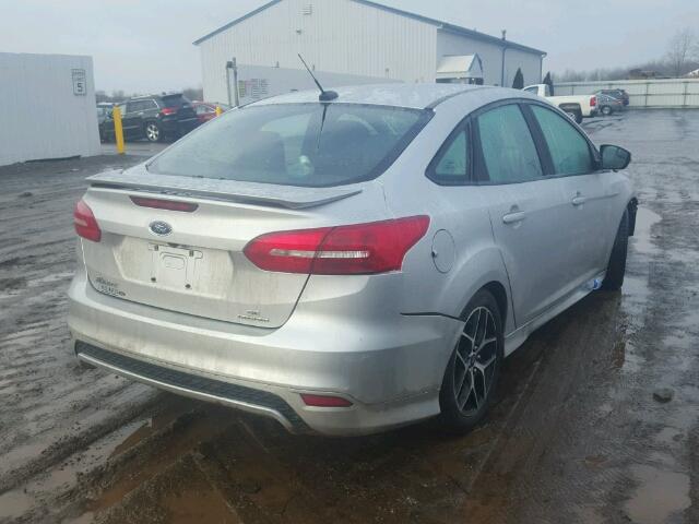 1FADP3F22FL292772 - 2015 FORD FOCUS SE SILVER photo 4