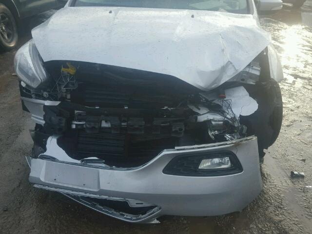 1FADP3F22FL292772 - 2015 FORD FOCUS SE SILVER photo 9