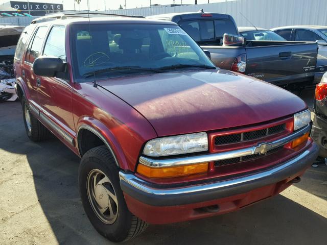 1GNDT13W612206712 - 2001 CHEVROLET BLAZER RED photo 1