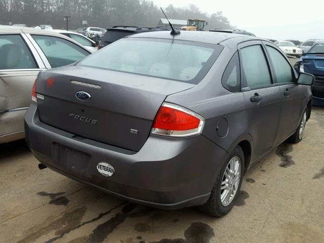 1FAHP35N19W172249 - 2009 FORD FOCUS SE GRAY photo 4