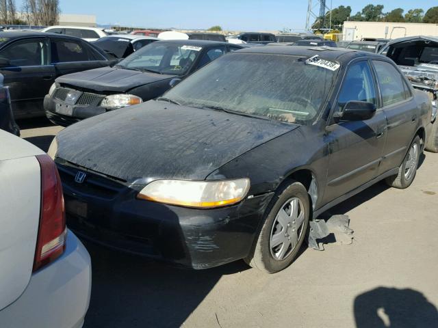 3HGCG6657YG700458 - 2000 HONDA ACCORD LX BLACK photo 2