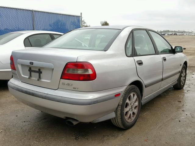 YV1VS2553YF539621 - 2000 VOLVO S40 SILVER photo 4