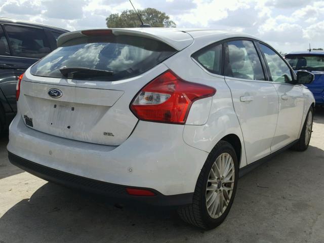 1FAHP3M20CL210943 - 2012 FORD FOCUS SEL WHITE photo 4