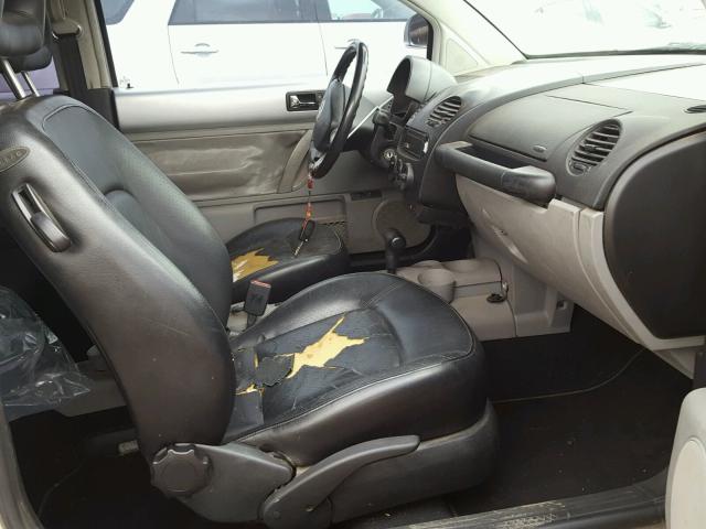 3VWCA21CXXM447213 - 1999 VOLKSWAGEN NEW BEETLE 银色 照片 5