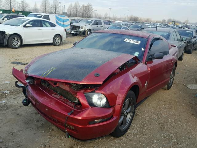 1ZVFT80N675278746 - 2007 FORD MUSTANG RED photo 2