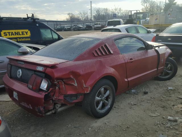 1ZVFT80N675278746 - 2007 FORD MUSTANG RED photo 4