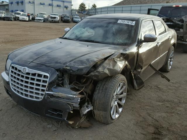 2C3CA6CT1AH126212 - 2010 CHRYSLER 300C BLACK photo 2