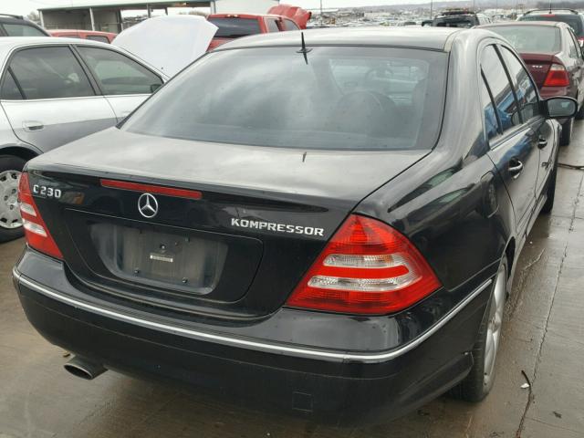 WDBRF40J25A727064 - 2005 MERCEDES-BENZ C 230K SPO BLACK photo 4