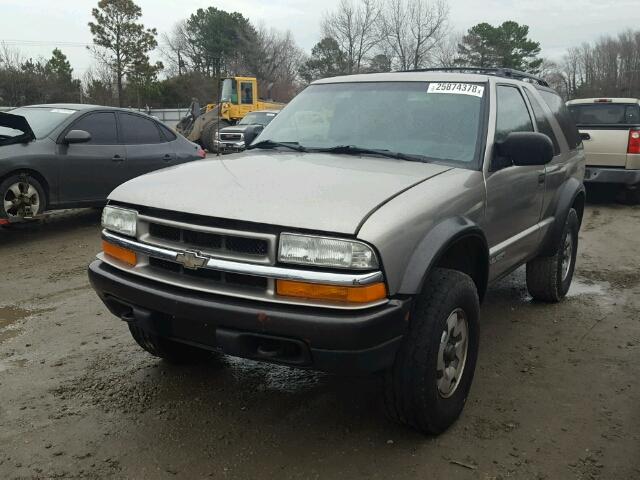 1GNCT18W92K169161 - 2002 CHEVROLET BLAZER TAN photo 2