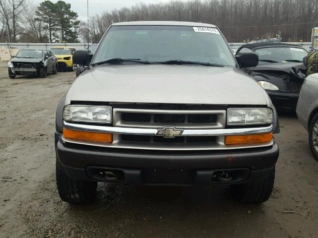 1GNCT18W92K169161 - 2002 CHEVROLET BLAZER TAN photo 9