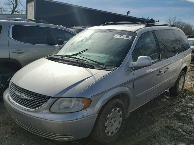 2C4GP44R84R555090 - 2004 CHRYSLER TOWN & COU SILVER photo 2