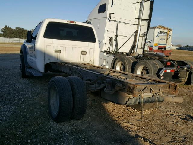 1FDUF5GT5BEB67551 - 2011 FORD F550 SUPER WHITE photo 3