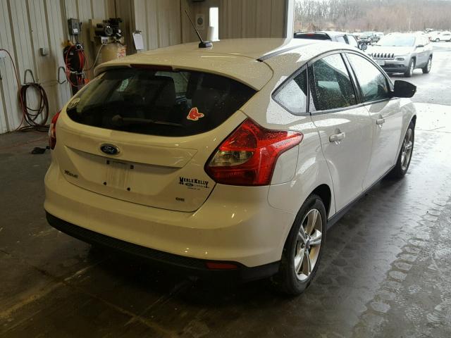 1FADP3K27DL319936 - 2013 FORD FOCUS SE WHITE photo 4