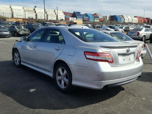 4T1BF3EK0BU633124 - 2011 TOYOTA CAMRY BASE SILVER photo 3