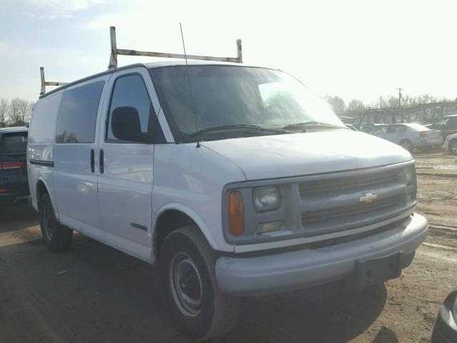 1GCGG25R521139034 - 2002 CHEVROLET EXPRESS G2 WHITE photo 1