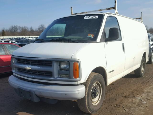 1GCGG25R521139034 - 2002 CHEVROLET EXPRESS G2 WHITE photo 9